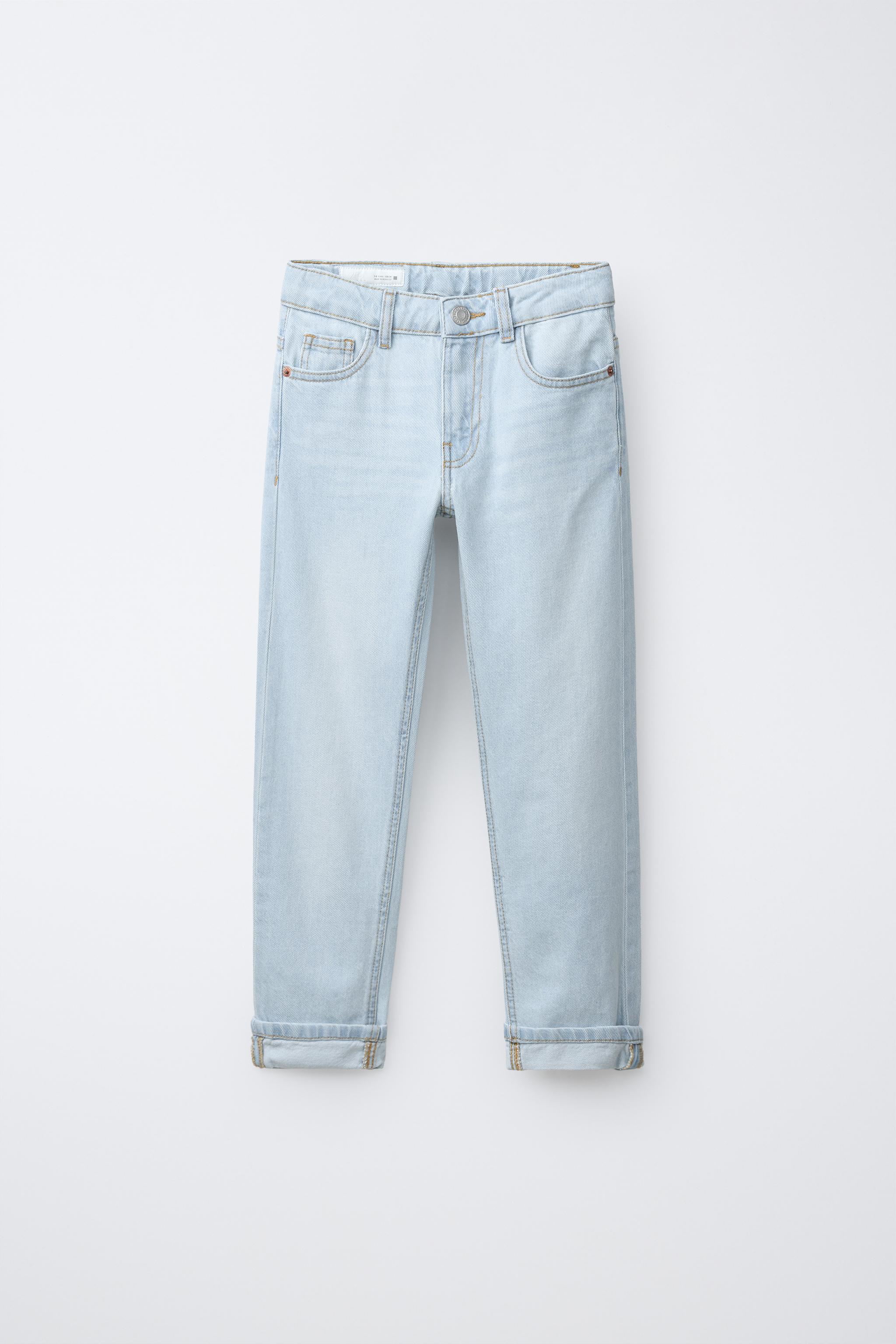 STRAIGHT LEG JEANS